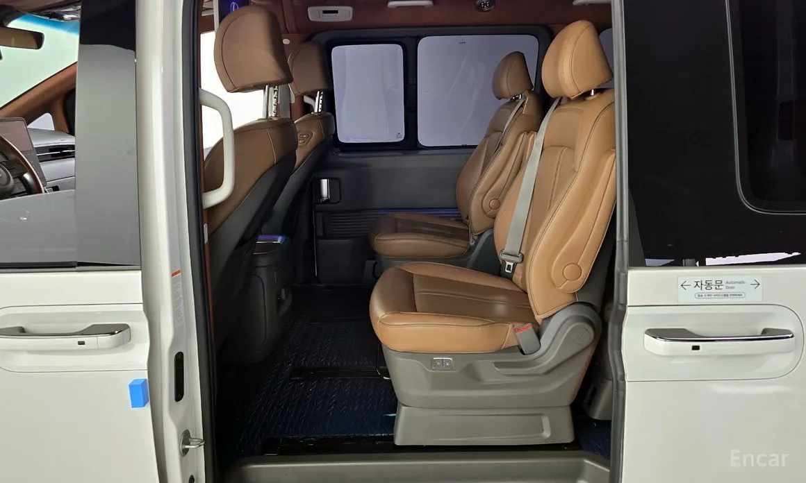 Hyundai Staria 2021 L3.5 Lounge 9-Seater