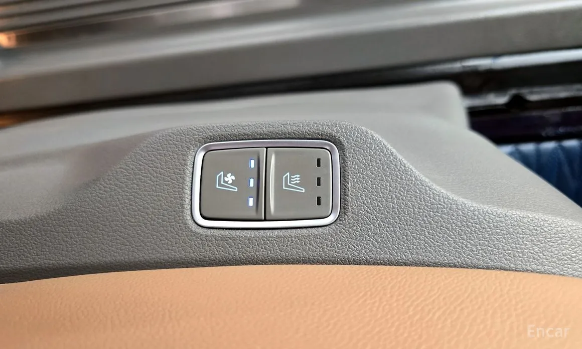 Hyundai Staria 2021 L3.5 Lounge 9-Seater