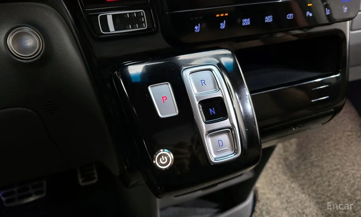 Hyundai Staria 2021 L3.5 Lounge 9-Seater