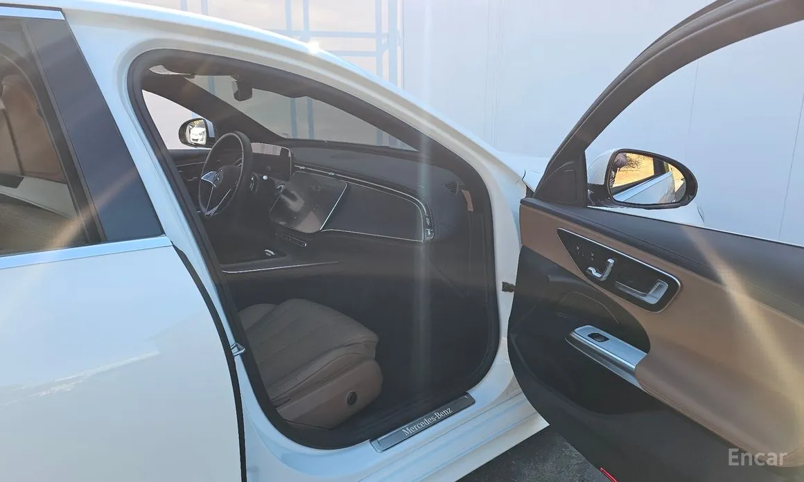 Mercedes-Benz E-Class 2024 E200 Avantgarde