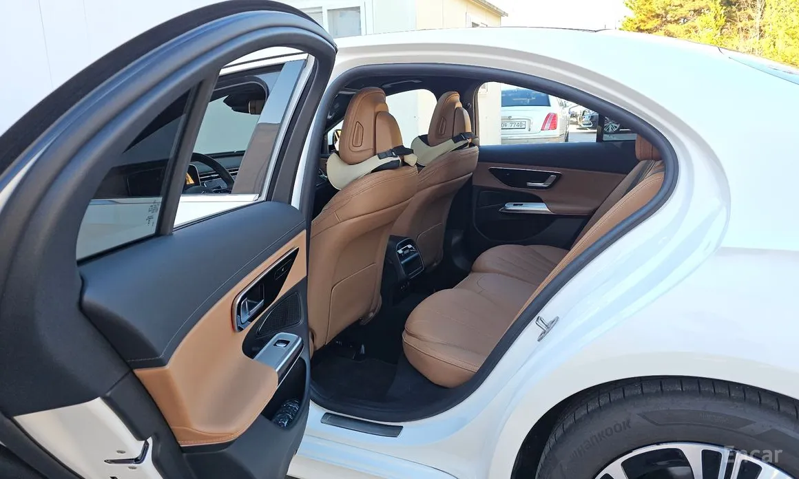 Mercedes-Benz E-Class 2024 E200 Avantgarde