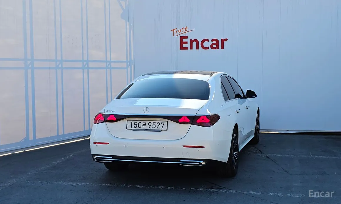 Mercedes-Benz E-Class 2024 E200 Avantgarde