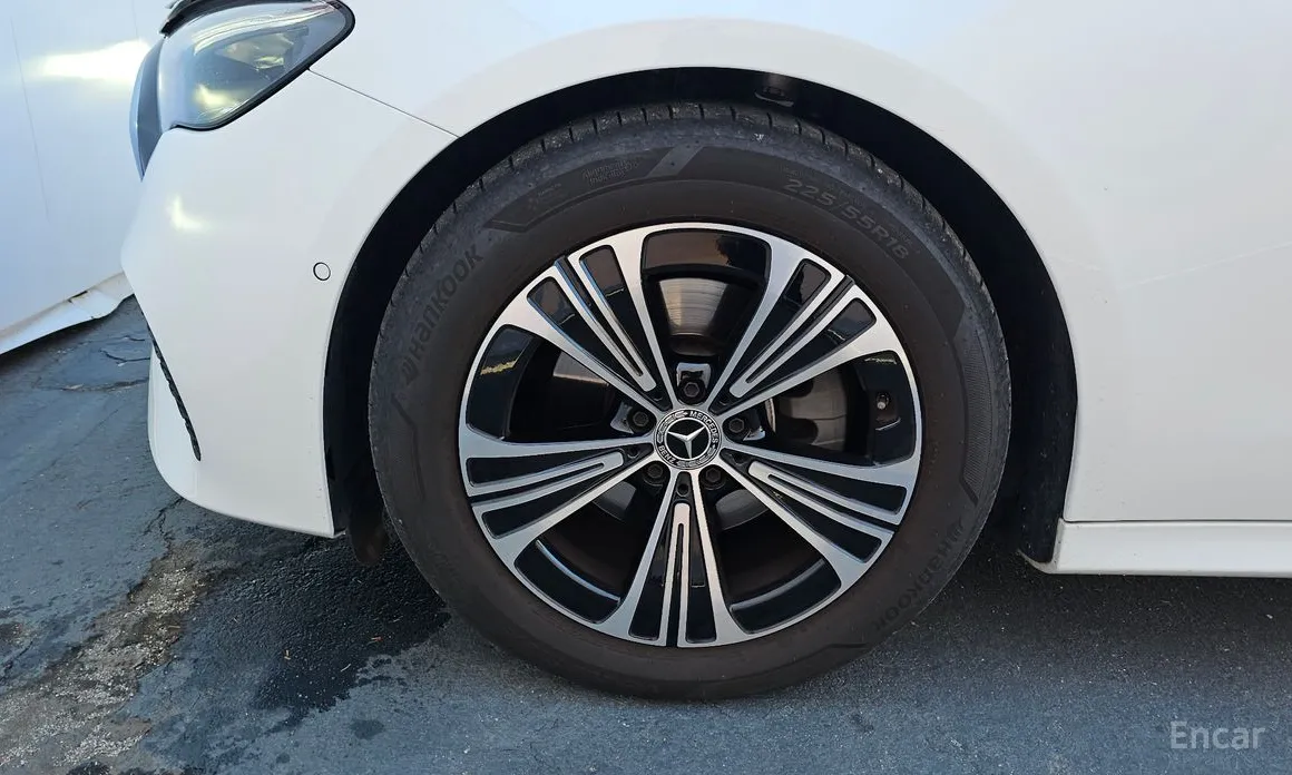 Mercedes-Benz E-Class 2024 E200 Avantgarde