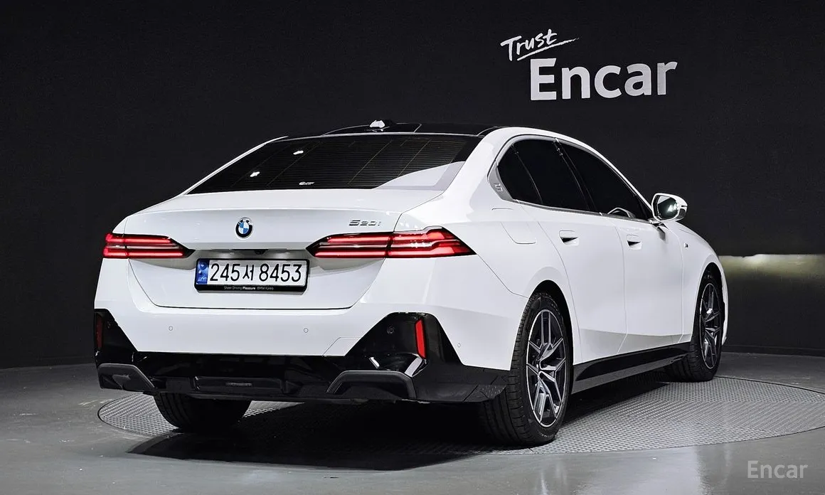 BMW 5 Series 2023 520i M Sport