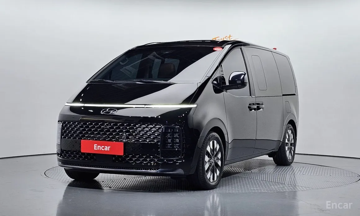 Hyundai Staria 2021 4WD Lounge 9-Seater