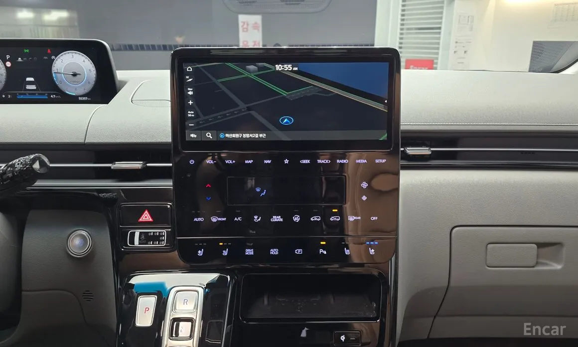 Hyundai Staria 2021 4WD Lounge 9-Seater