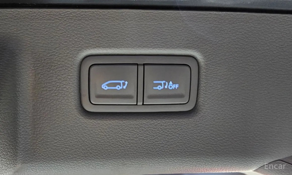 Hyundai Staria 2021 4WD Lounge 9-Seater