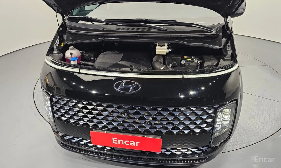 Hyundai Staria 2021 4WD Lounge 9-Seater