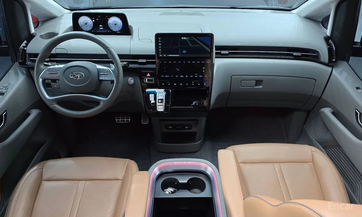 Hyundai Staria 2021 4WD Lounge 9-Seater