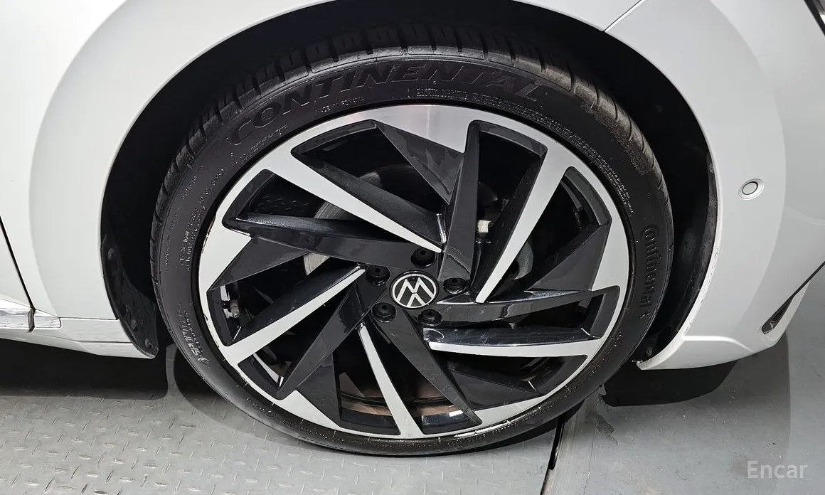 Volkswagen Arteon 2018 2.0 TDI R-LIINE 4Motion