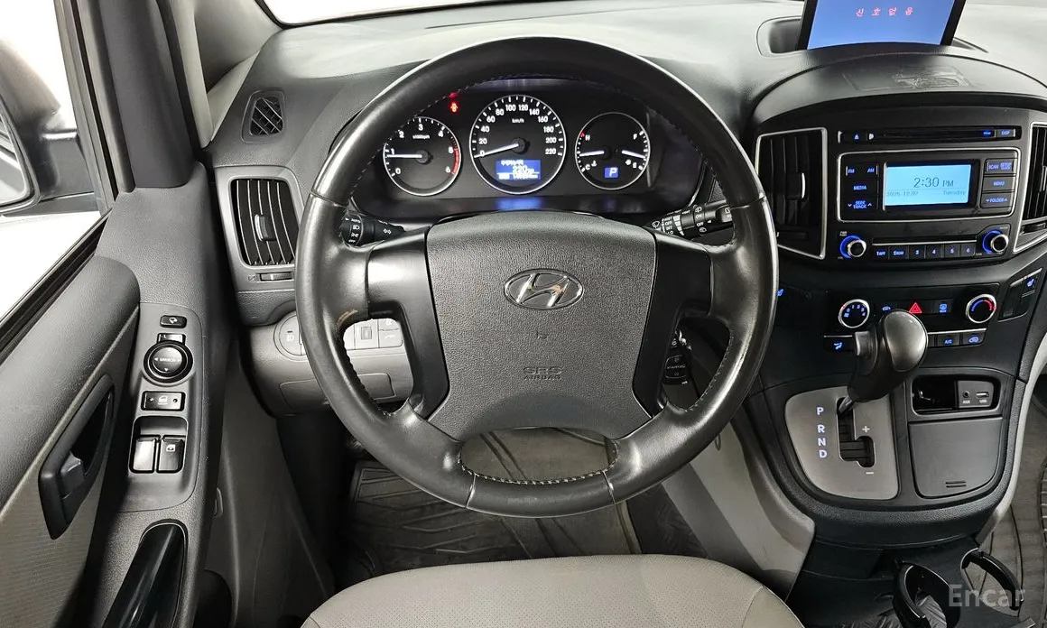 Hyundai Starex 2017 Van 5-Seater