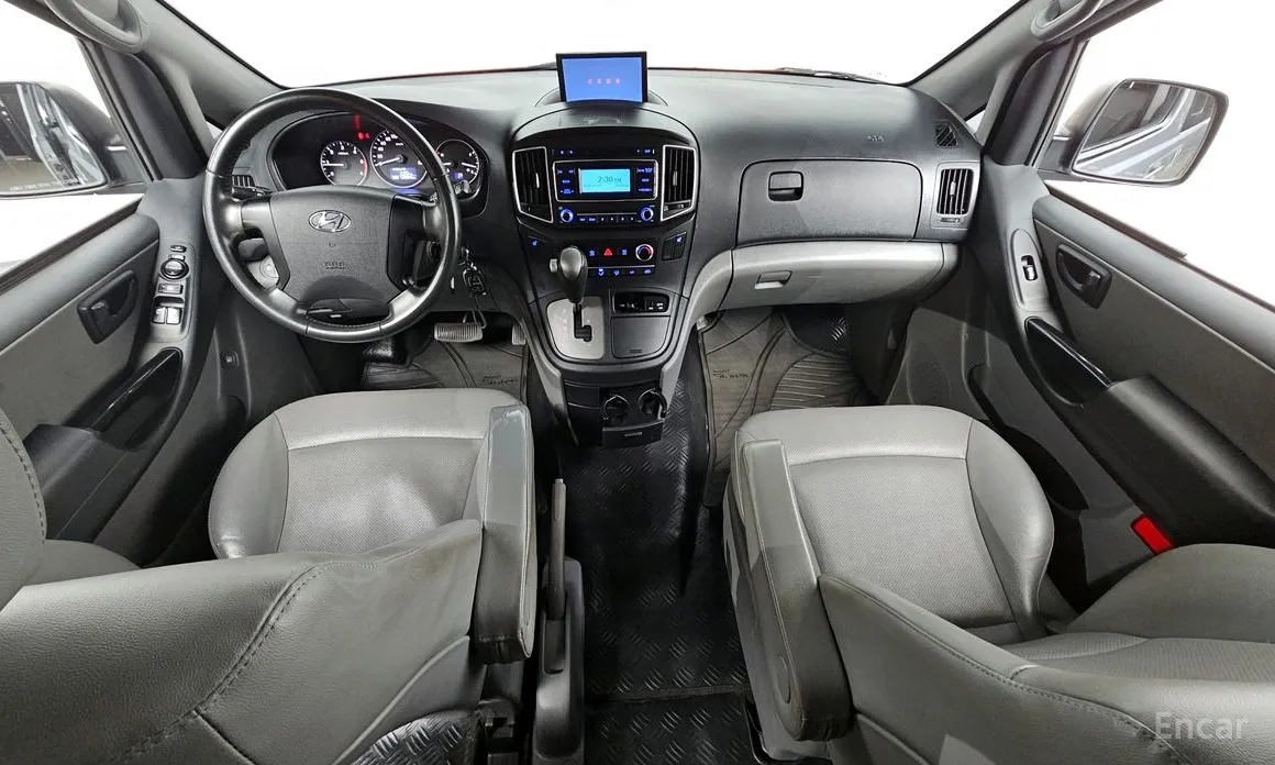 Hyundai Starex 2017 Van 5-Seater