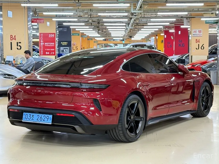Porsche Taycan 2020 Turbo
