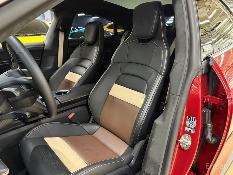 Porsche Taycan 2020 Turbo