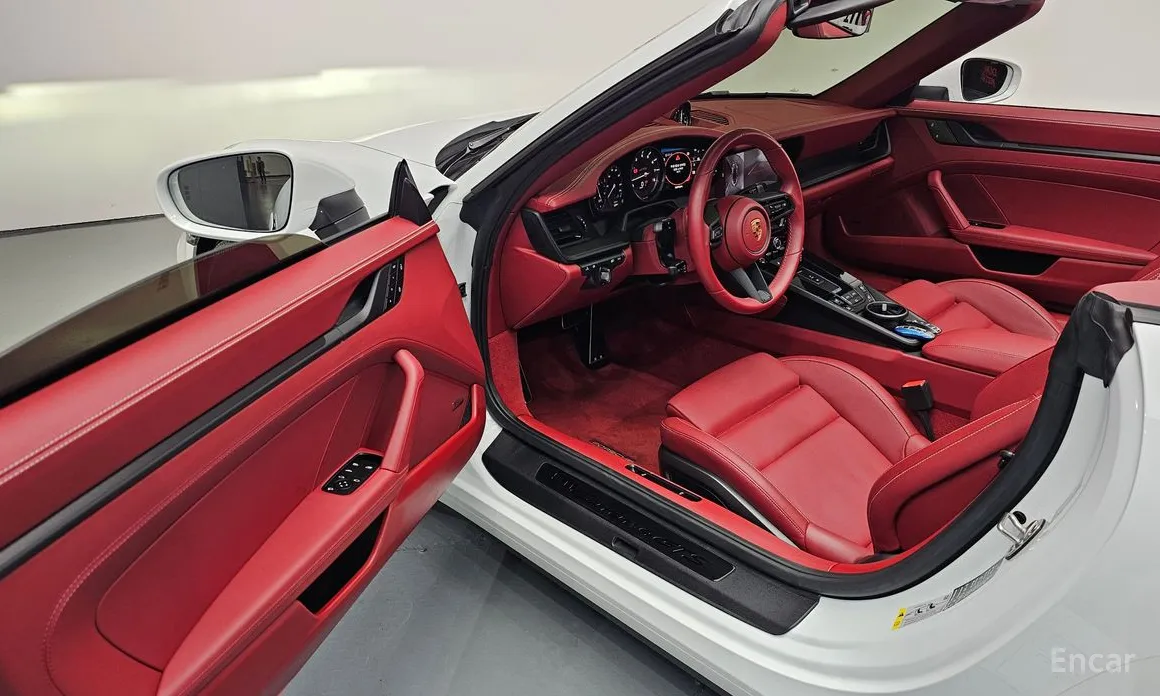 Porsche 911 2019 Carrera 4 GTS Cabriolet