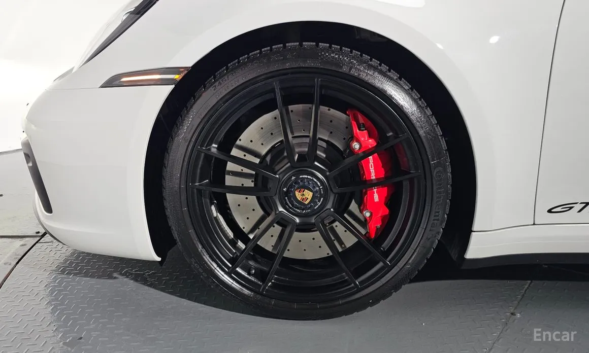 Porsche 911 2019 Carrera 4 GTS Cabriolet