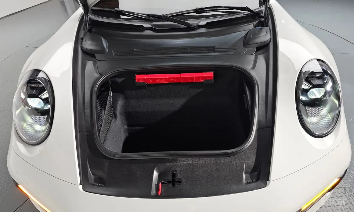 Porsche 911 2019 Carrera 4 GTS Cabriolet