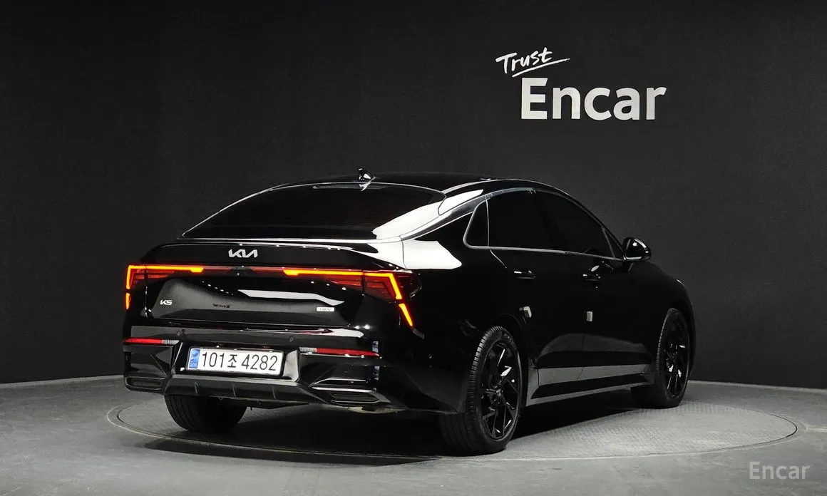 Kia K5 2023 Signature