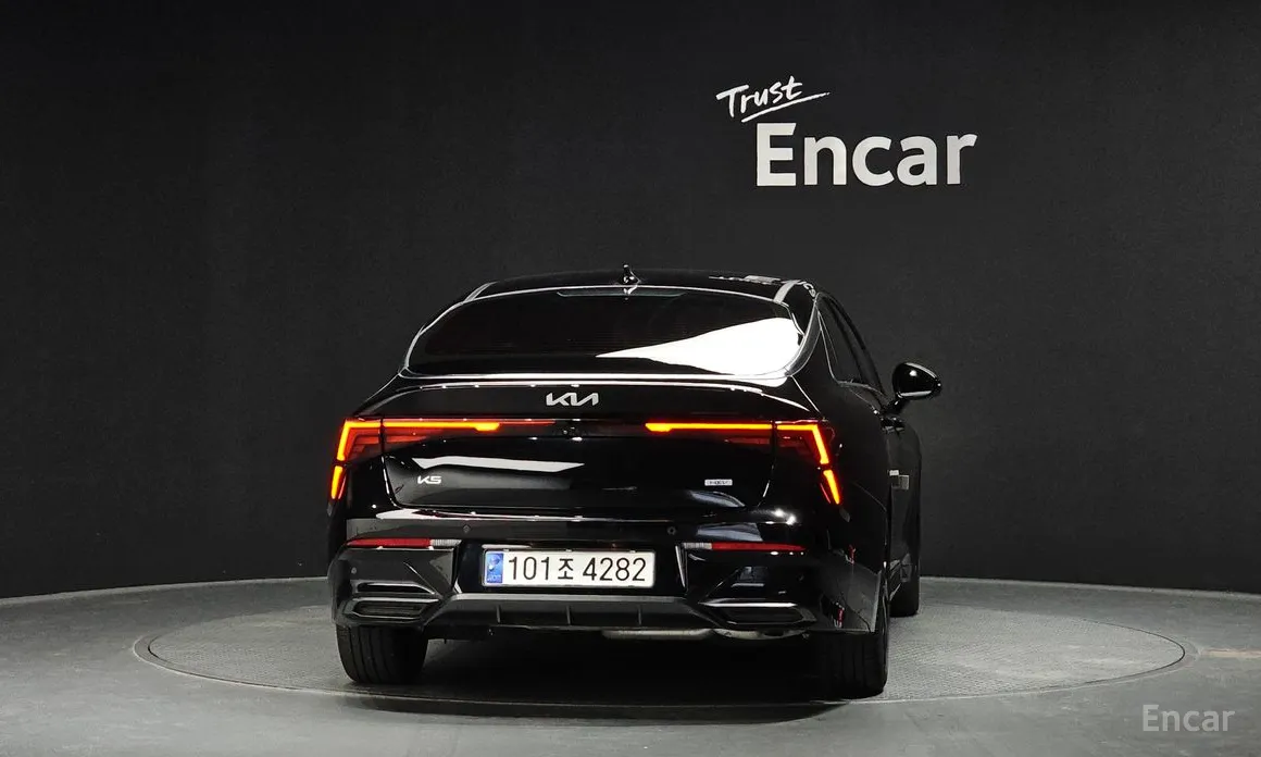 Kia K5 2023 Signature