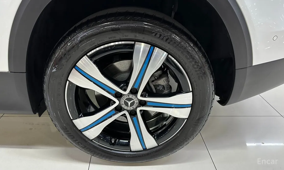 Mercedes-Benz EQB 2022 EQB300 4MATIC
