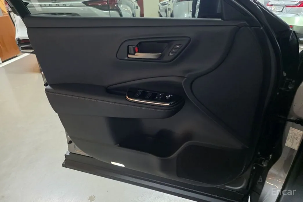 Toyota Crown 2023 2.4 4WD Dual Boost HYbrid