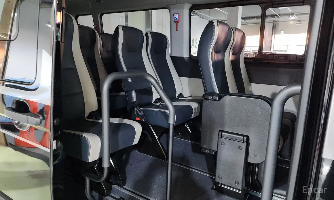 Hyundai Solati 2015 15-seater