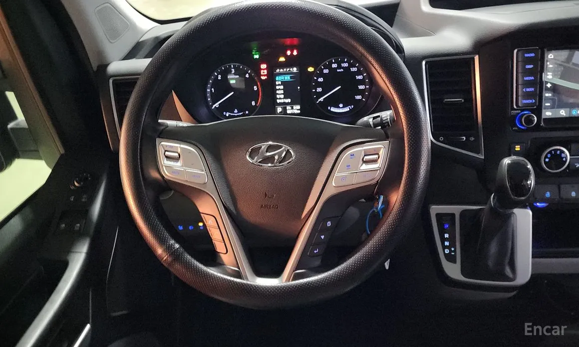 Hyundai Solati 2015 15-seater