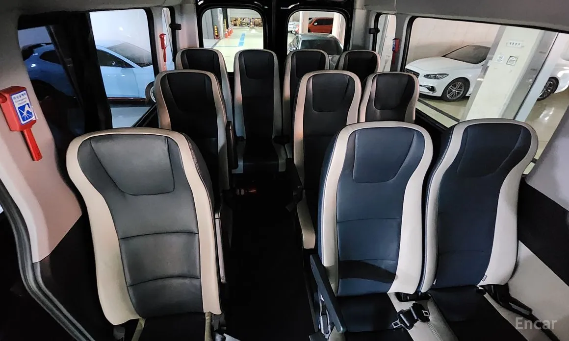 Hyundai Solati 2015 15-seater