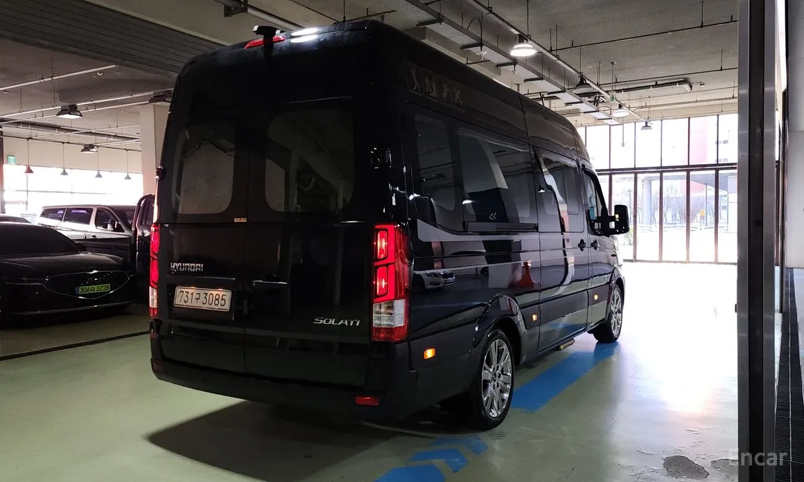 Hyundai Solati 2015 15-seater