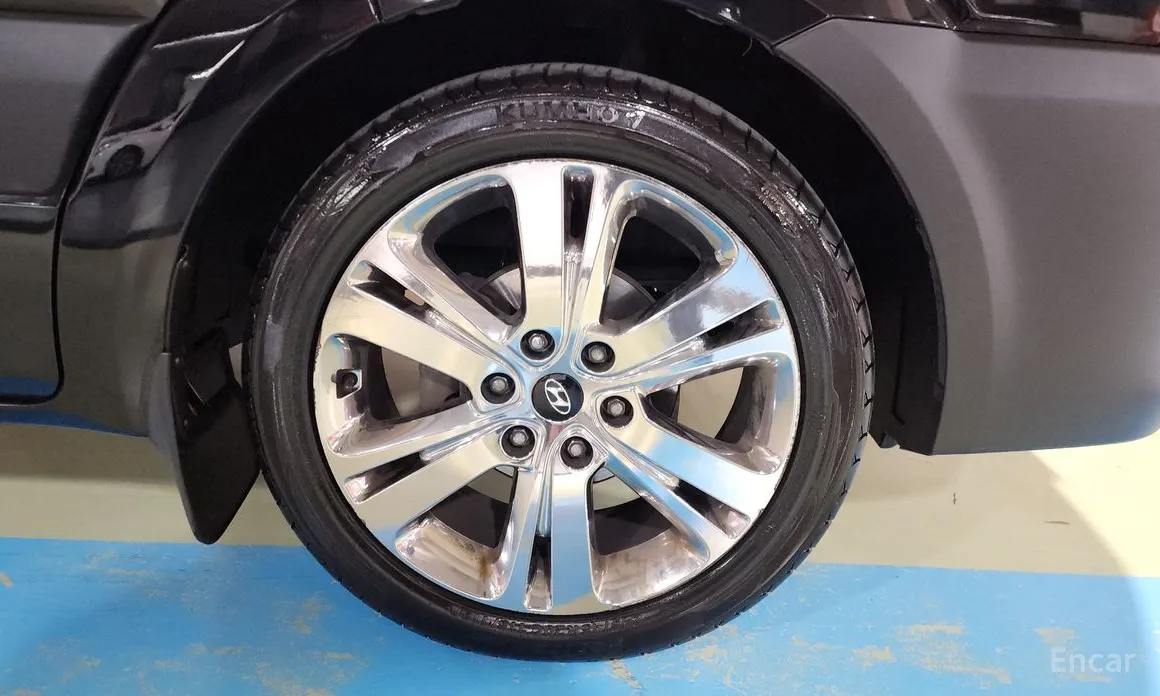 Hyundai Solati 2015 15-seater