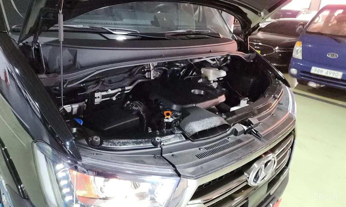 Hyundai Solati 2015 15-seater