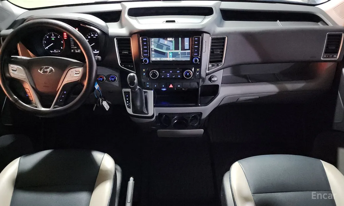 Hyundai Solati 2015 15-seater