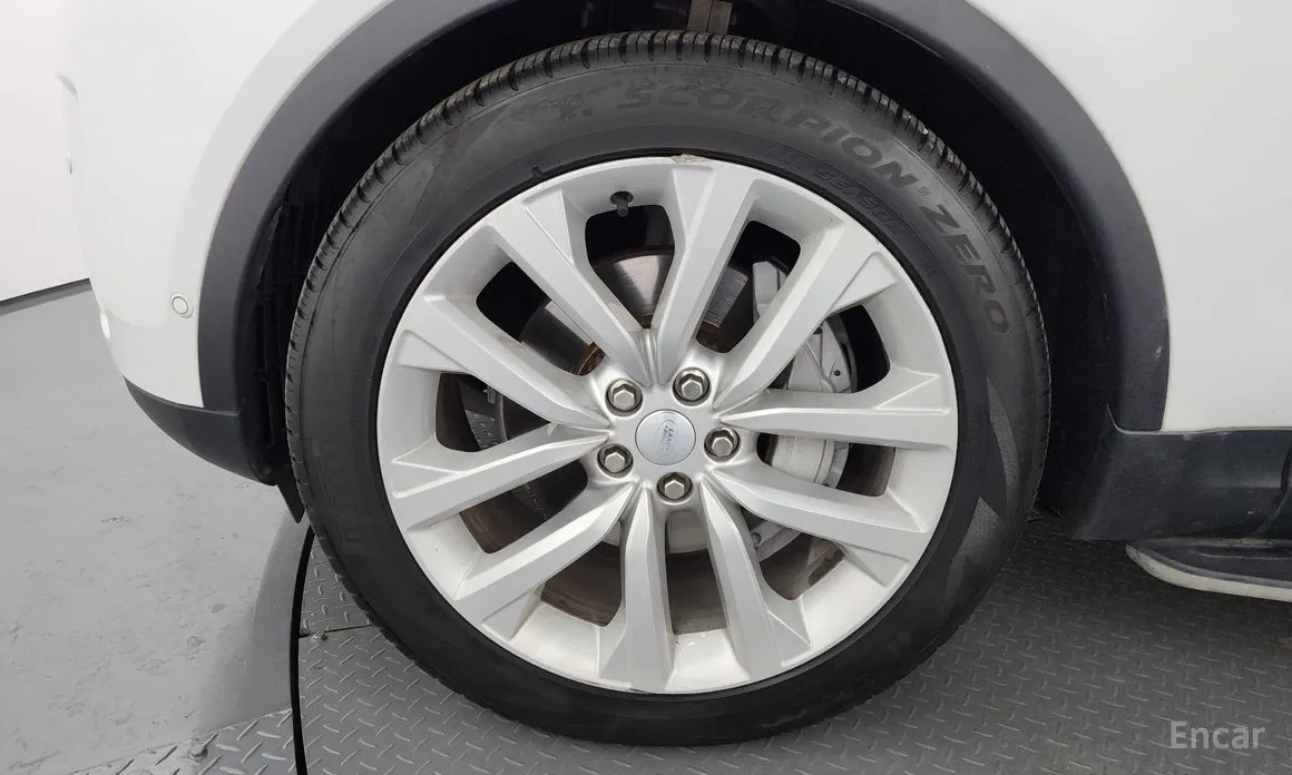 Land Rover Discovery 2017 D250 SE