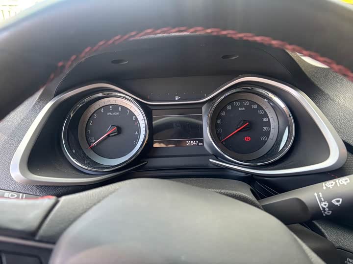 Chevrolet Orlando 2020 2020款 轻混 Redline 530T 自动纵享版（5+2款）