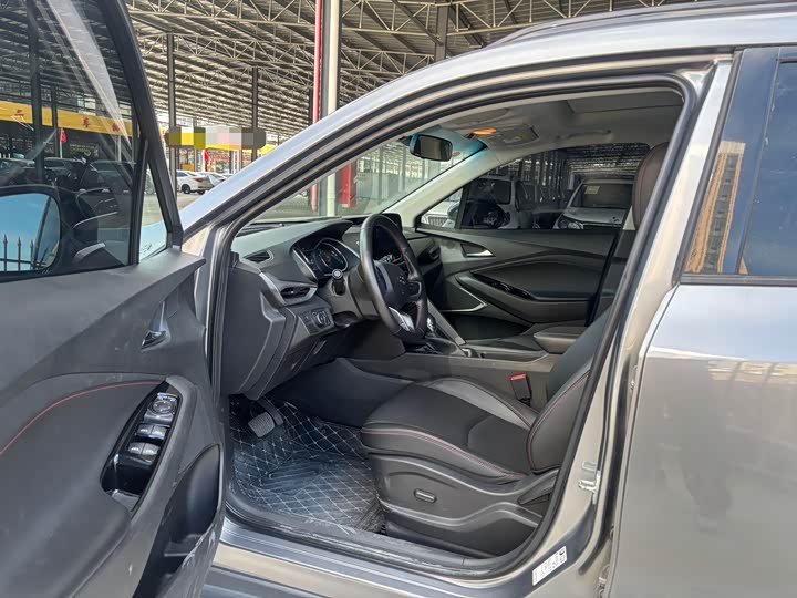 Chevrolet Orlando 2020 2020款 轻混 Redline 530T 自动纵享版（5+2款）