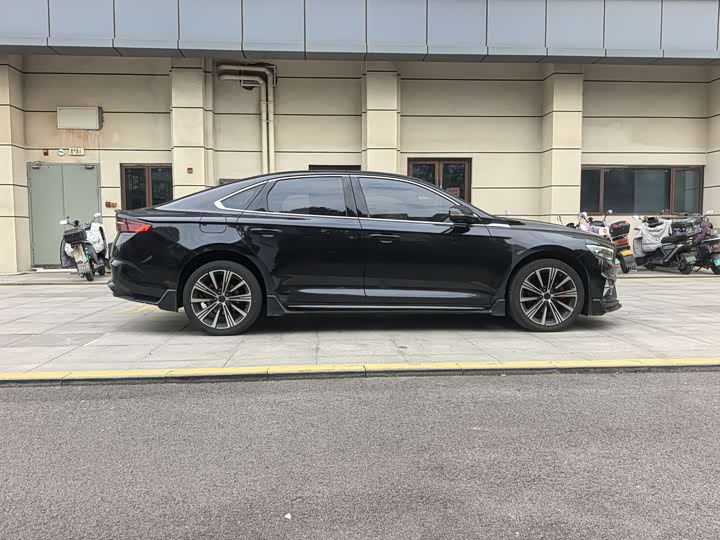 Geely Preface 2025 2025款 东方曜 1.5TD 惊鸿版
