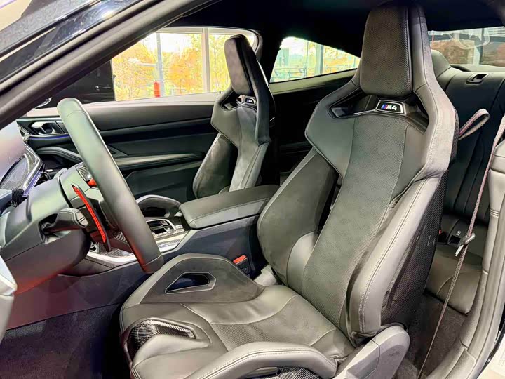 BMW M4 2024 2024款 M4双门轿跑车 M xDrive 雷霆版