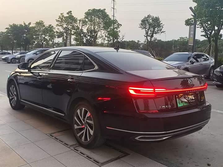 Volkswagen Passat Hybrid 2023 2023款 430PHEV 混动豪华版