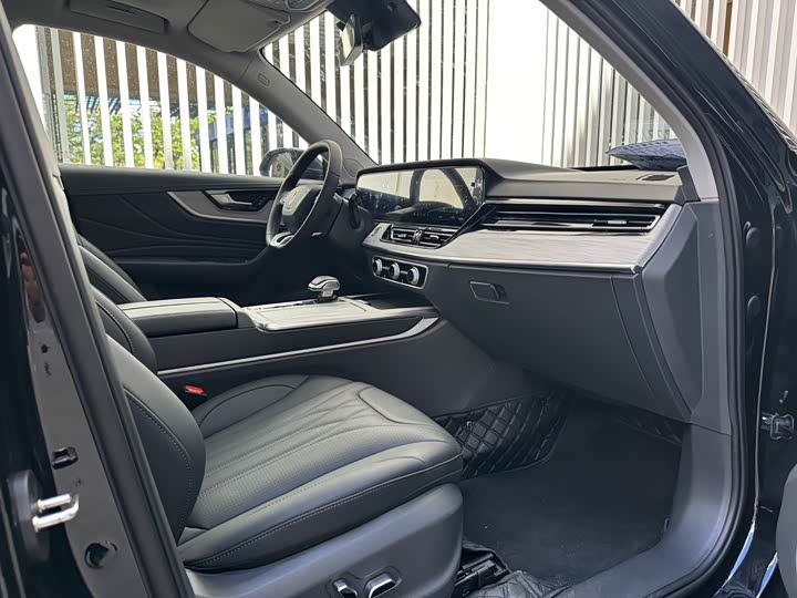 Hongqi HS5 2025 2025款 2.0T 两驱旗悦Pro版