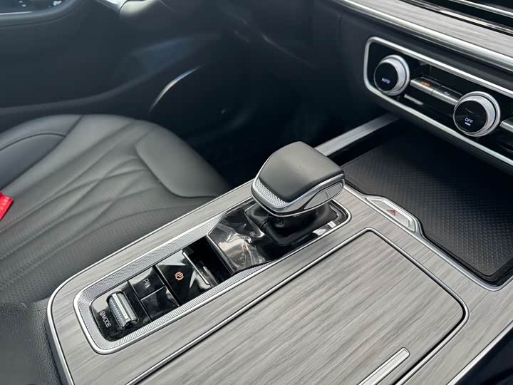 Hongqi HS5 2025 2025款 2.0T 两驱旗悦Pro版