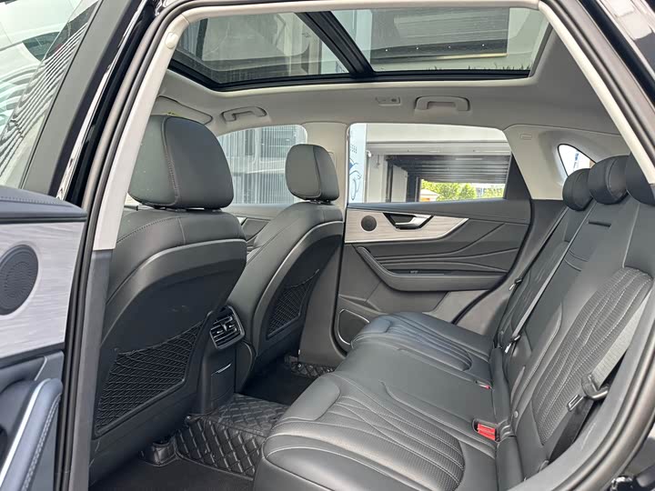 Hongqi HS5 2025 2025款 2.0T 两驱旗悦Pro版