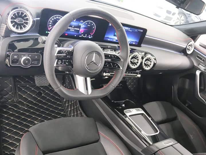 Mercedes-Benz A-Class 2024 2024款 改款 A 200 L 时尚型