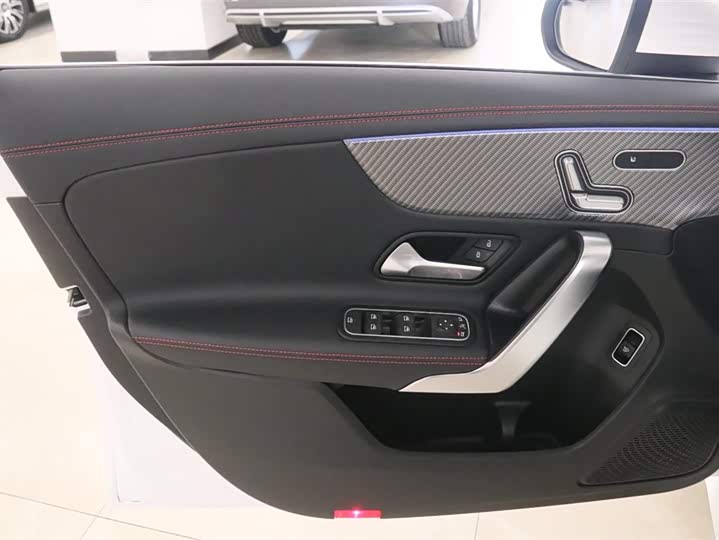 Mercedes-Benz A-Class 2024 2024款 改款 A 200 L 时尚型