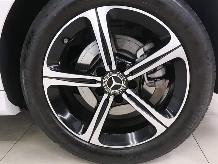 Mercedes-Benz A-Class 2024 2024款 改款 A 200 L 时尚型