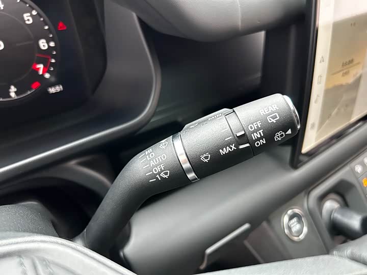 Land Rover Defender 2025 2025款 110 3.0T P400 X-Dynamic HSE