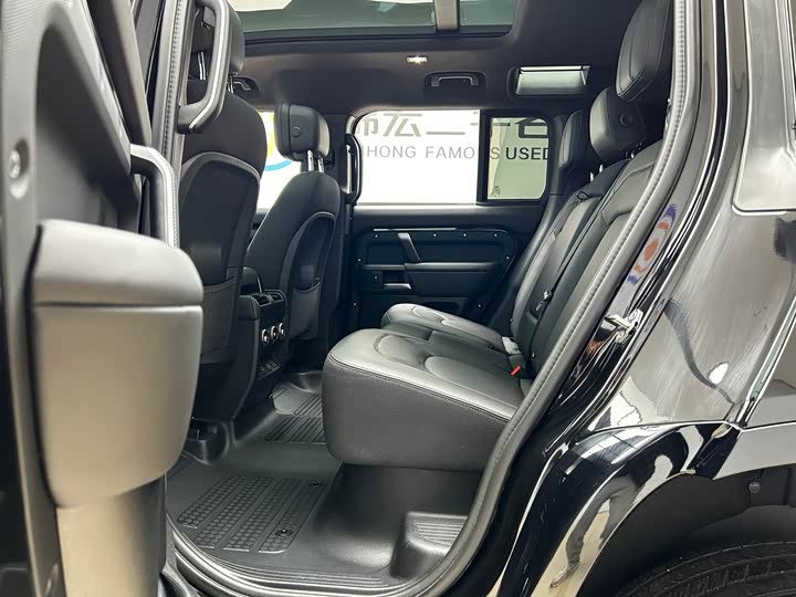 Land Rover Defender 2025 2025款 110 3.0T P400 X-Dynamic HSE