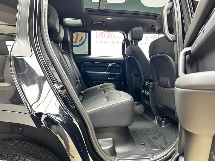 Land Rover Defender 2025 2025款 110 3.0T P400 X-Dynamic HSE