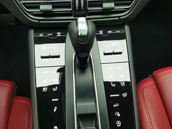 Porsche Macan 2025 2025款 Macan 2.0T 逐梦版