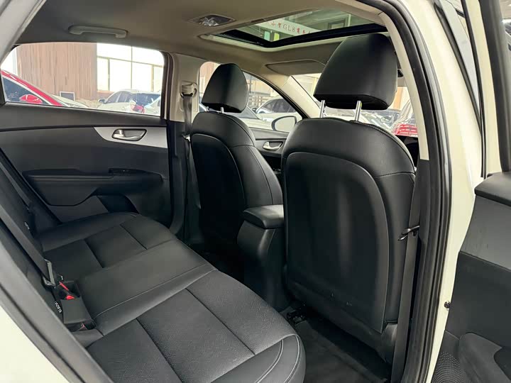 Kia K3 2021 2021款 改款 1.5L CVT时尚版