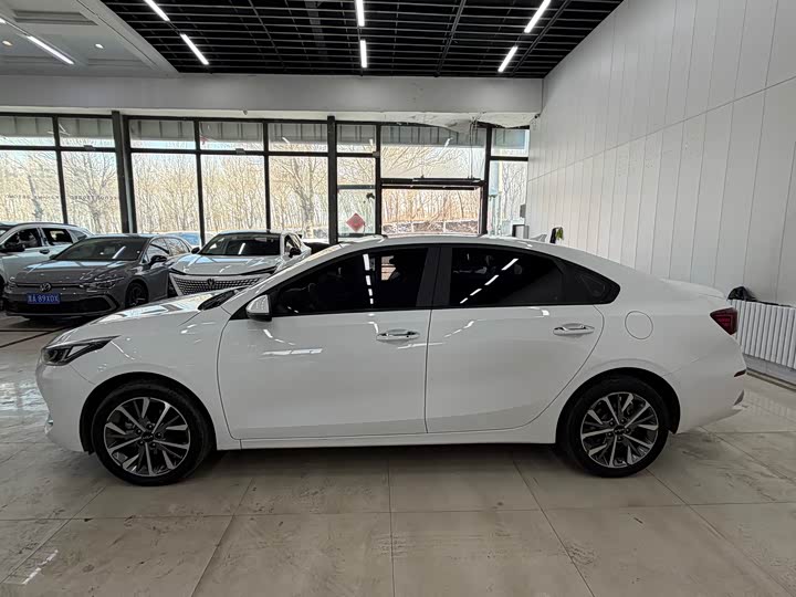 Kia K3 2021 2021款 改款 1.5L CVT时尚版